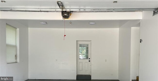 Foto del edificio - 5002 Barnaby Ln