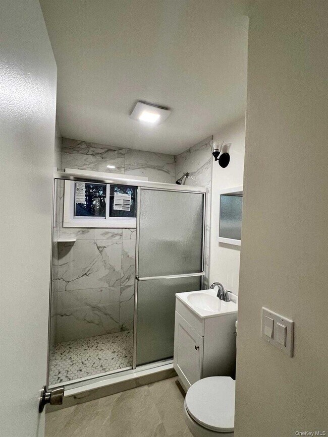 Building Photo - 5 Birch Ct