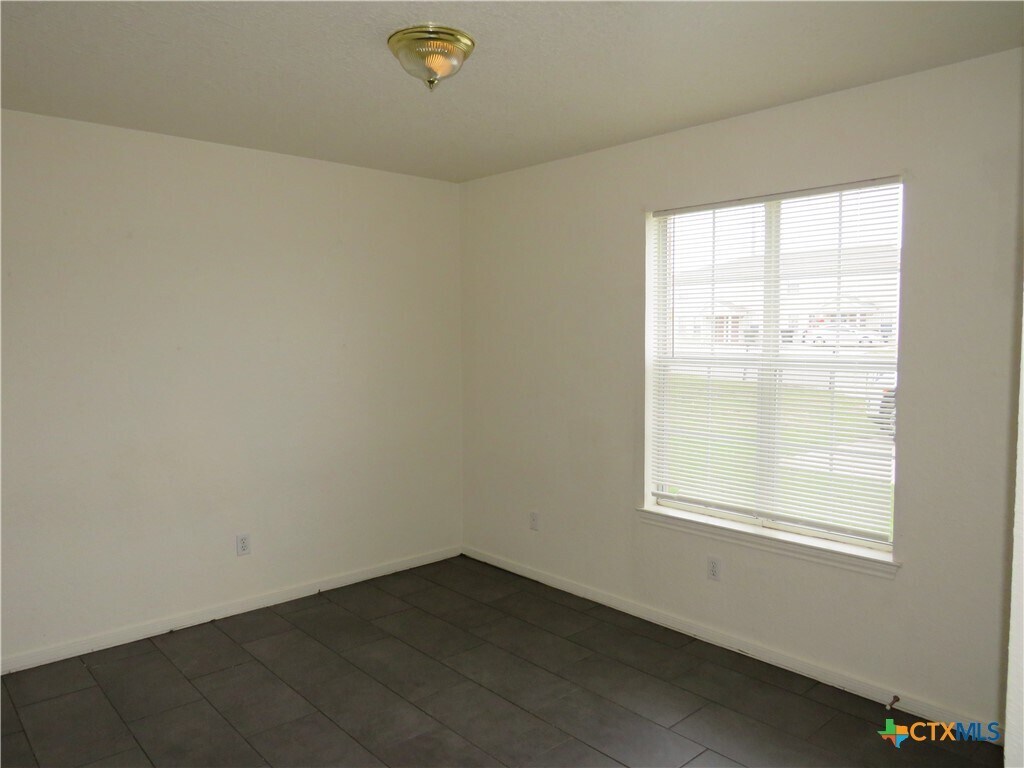 Foto del edificio - 1602 Dugger Cir