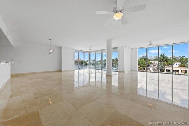 Building Photo - 45 Hendricks Isle