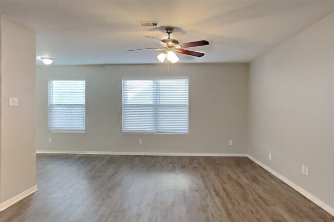 Foto del edificio - 5006 Natchez Ridge Ct