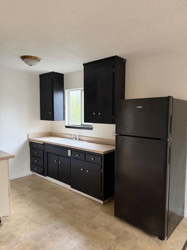 Building Photo - Cozy 2-Bedroom Downtown Sacramento Unit