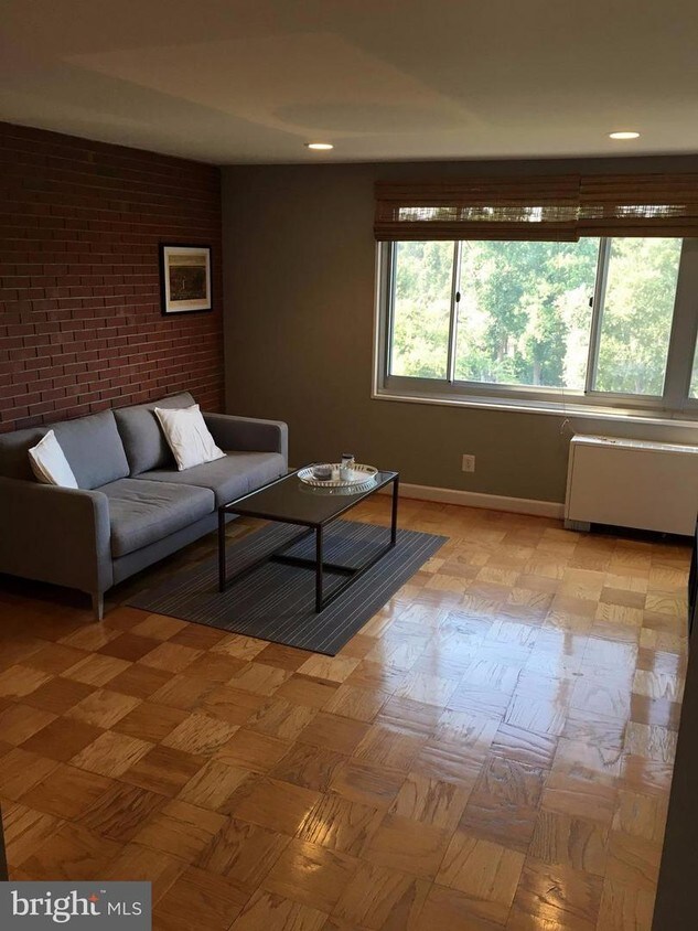 1900 Lyttonsville Rd Unit 1101, Silver Spring, MD 20910 Condo for