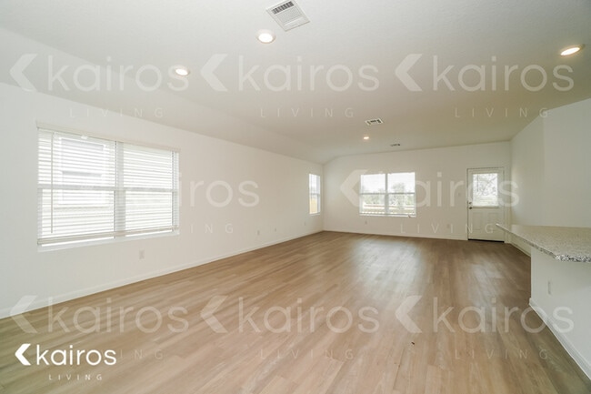 Foto del edificio - 13510 Flume Rdg