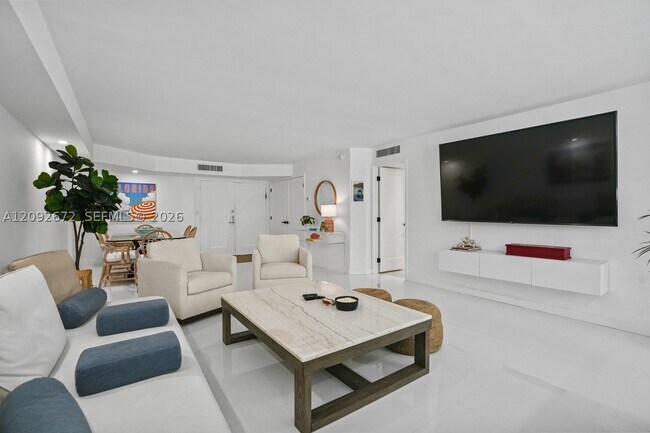 Building Photo - 6423 Collins Ave