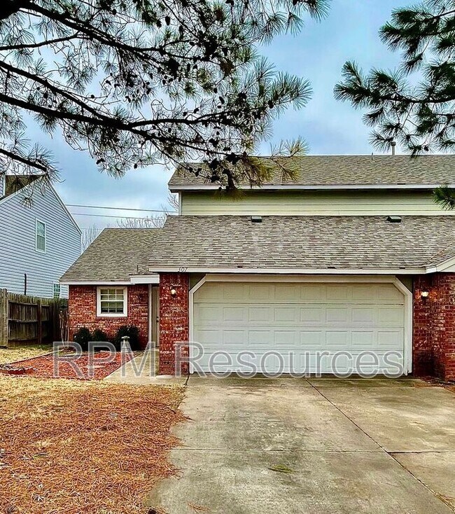 Building Photo - 307 Colony Dr