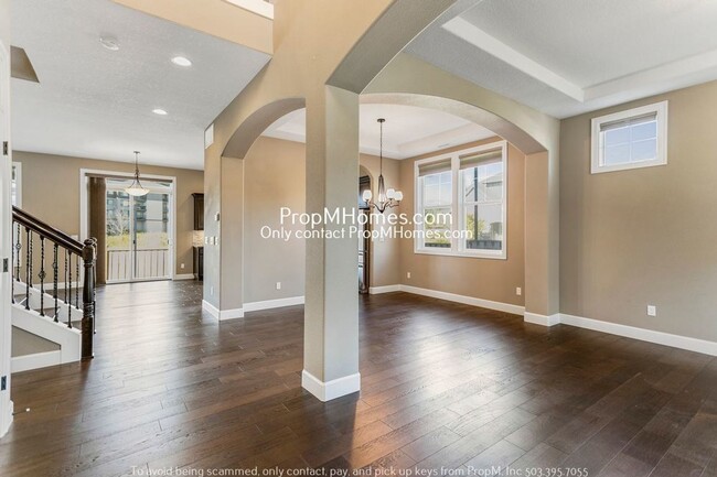 Foto del edificio - Stunning Four Bedroom Home In NW Portland ...