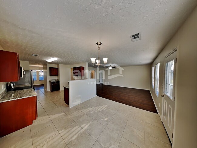Foto del edificio - 3256 Woodpoint Dr