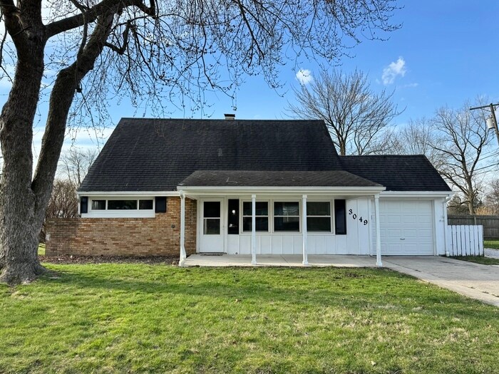 Primary Photo - 3049 Louise Ave