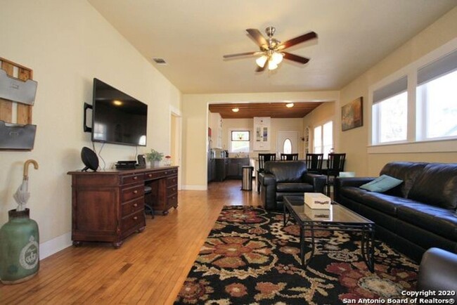Building Photo - 2 br, 1 bath House - 215 Wesley