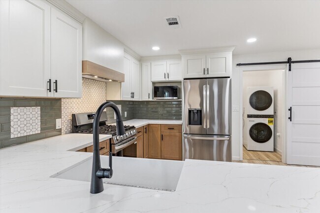 Foto del edificio - 3411 80th St