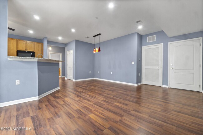Building Photo - 41 Azalea Dr