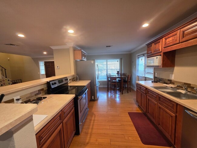 Photo - Beautiful Sweetwater Property House