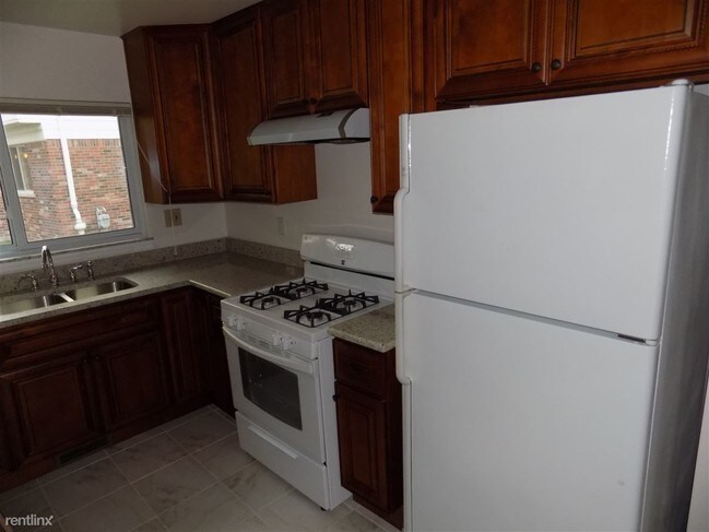 Building Photo - 3 br, 1.5 bath House - 1180 Ashley Dr
