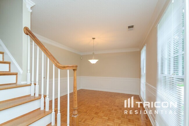 Building Photo - 1373 Wynford Gate
