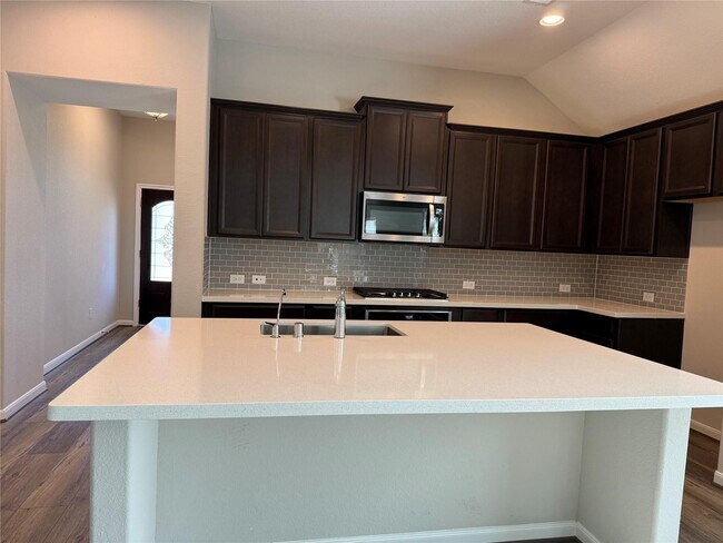 Foto del edificio - 24515 Bludana Ln