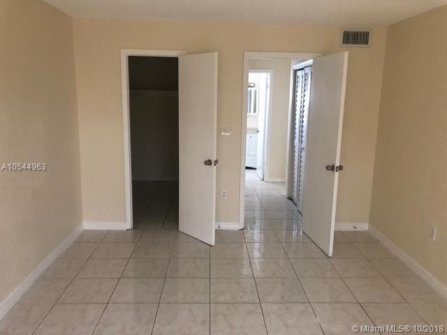 Foto del edificio - 505 NW 177th St