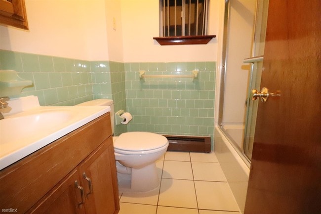 Building Photo - 3 br, 1 bath  - 65 Franklin St # 2