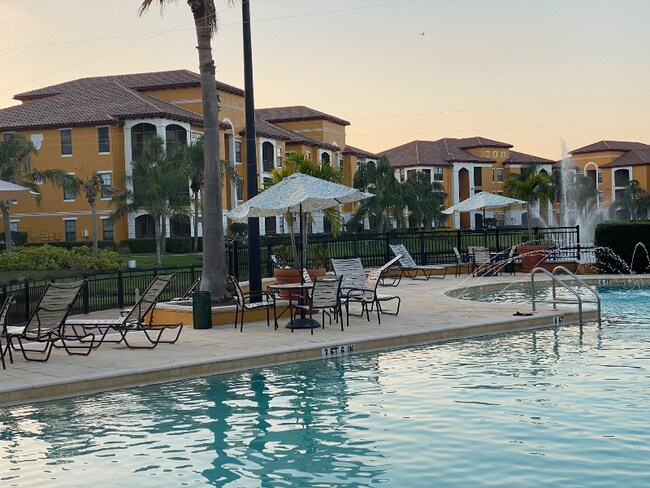 Foto del edificio - 8397-8338 38th St Cir E