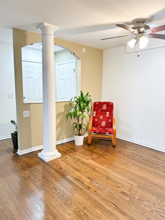Foto del edificio - 5950 N Kenmore Ave