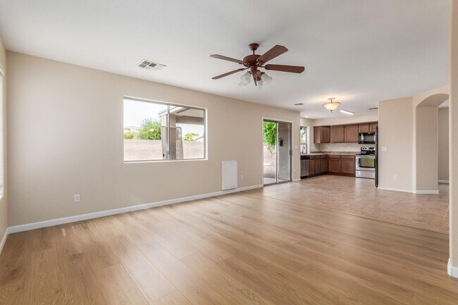 Foto del edificio - 42556 W Anne Ln