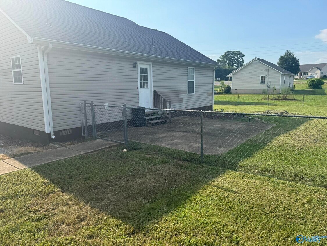 Building Photo - 30598 Ardmore Ridge Rd