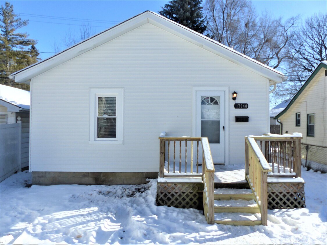 Primary Photo - 17940 Harman St