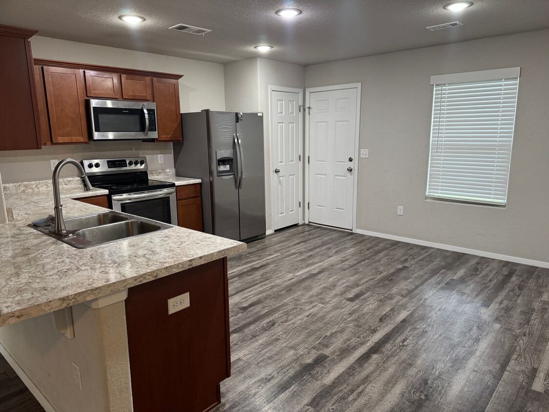 Building Photo - Four Bedroom Home Near Schools