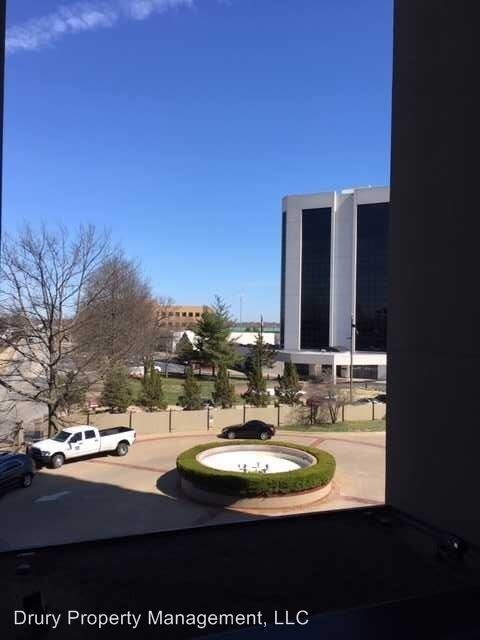 Building Photo - 350 S John Q Hammons Pkwy