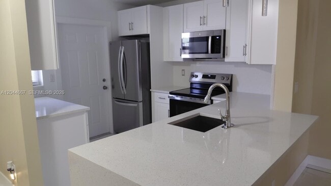 Foto del edificio - 5335 NW 10th Ct