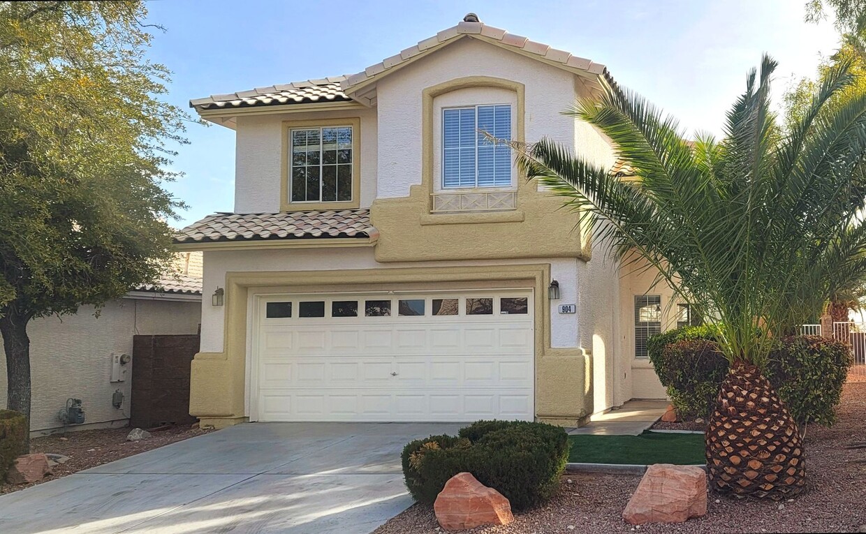 Primary Photo - Super Summerlin Home