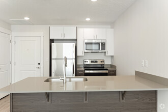 Building Photo - Hyve Apts