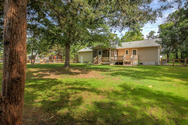 Foto del edificio - 3609 White Dr