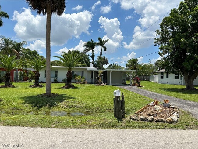 Foto del edificio - 4464 E Riverside Dr