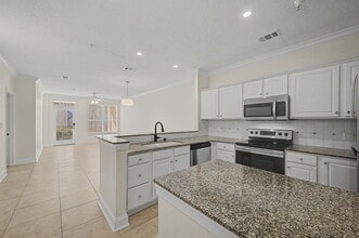 Building Photo - 159 Brooks St SE