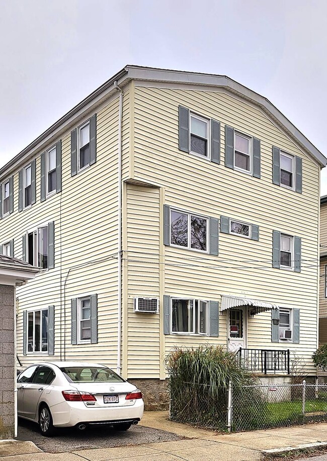 Building Photo - 55 Middlesex St