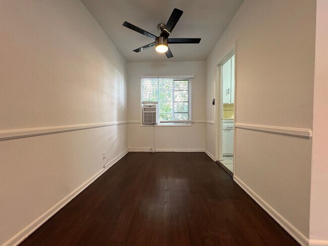 Building Photo - 1 Bed 1 Bath in Hollywood Heights with Par...