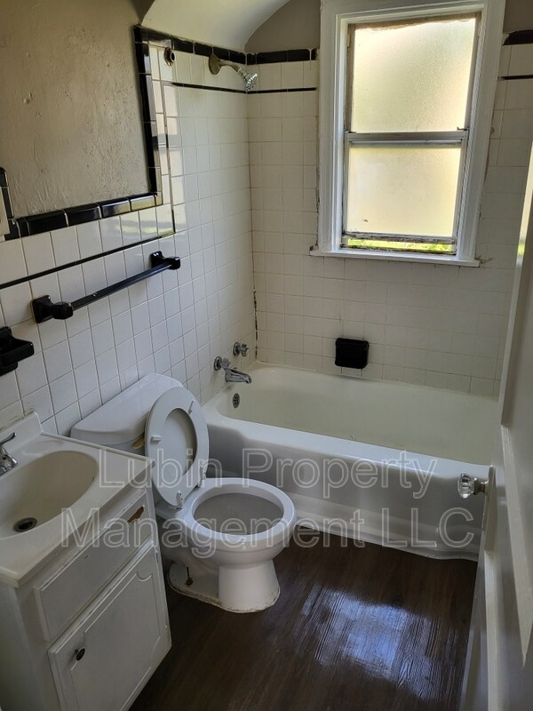 Foto del edificio - 2476 Browning Cir