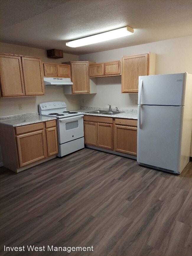 Building Photo - 1 br, 1 bath Apartment - 8402 NE 8TH WAY 8...