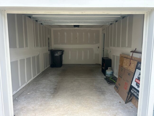 Building Photo - 1247 Tice Ln