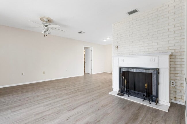 Photo - Welcome to Nature's Paradise! House