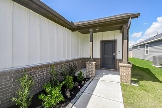 Building Photo - 21835 Red Lantana Trl