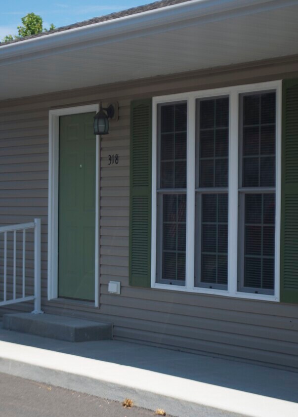 Primary Photo - 322 N Ferne Clyffe Rd