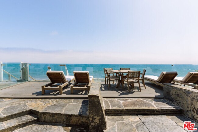 Foto del edificio - 23614 Malibu Colony Rd