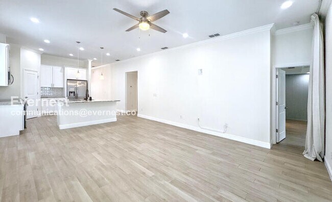 Foto del edificio - 2514 W Curtis St