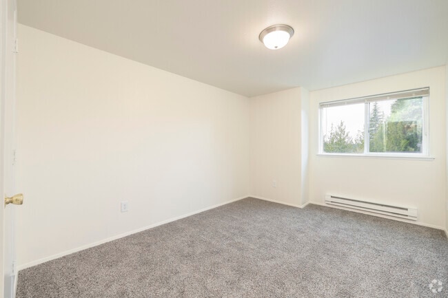 2BR, 1BA - 860SF - Bedroom - Lund Pointe Apartments