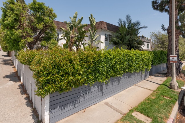 Building Photo - 3026 Inglewood Blvd