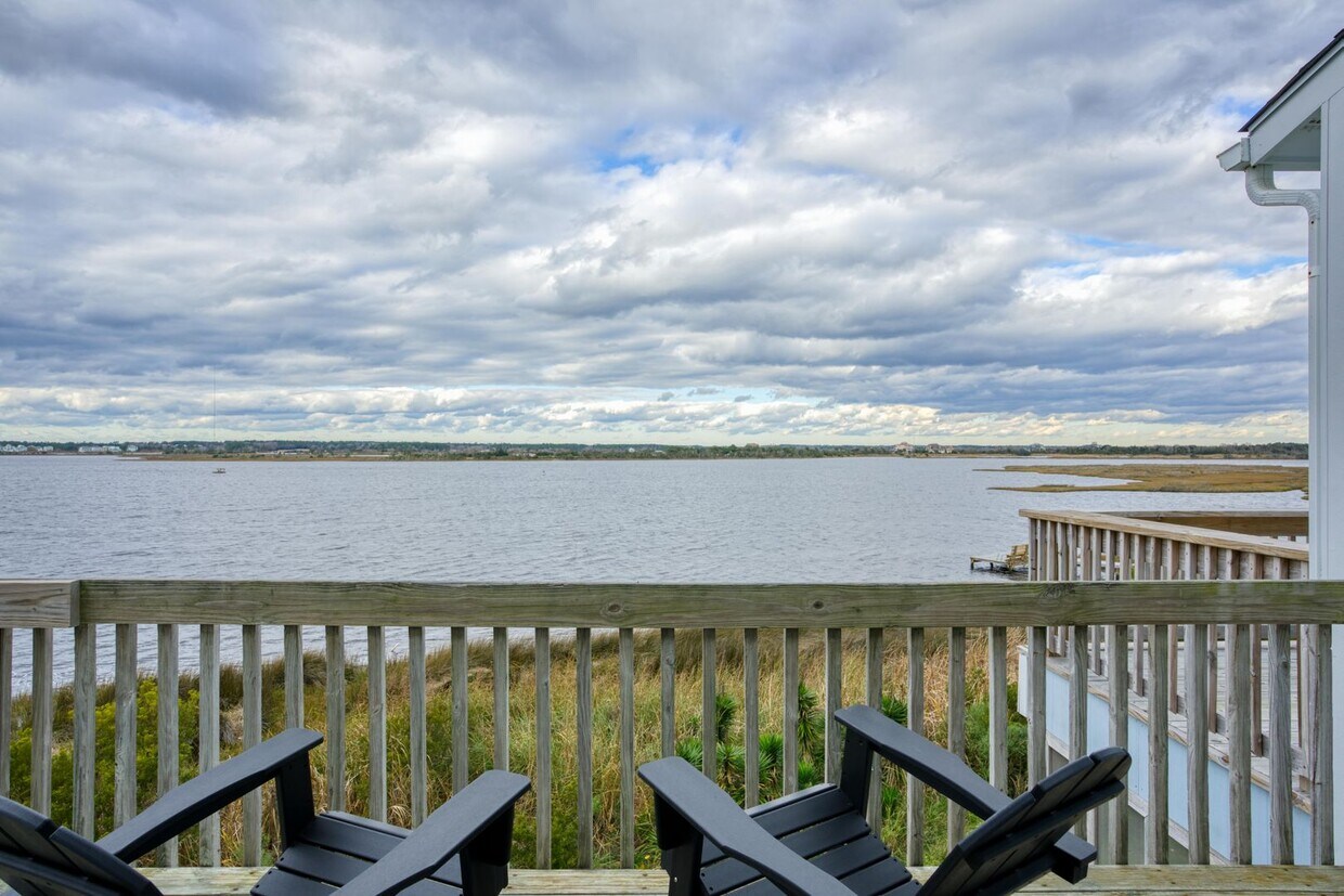 Primary Photo - FURNISHED OFF-SEASON MONTHLY RENTAL-STARTI...