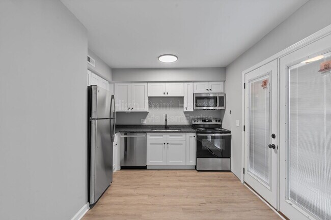 Foto del edificio - 400 Gallery Ln