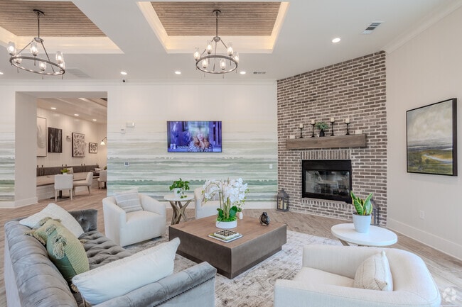 Lobby Photo - Hawthorne at New Bern